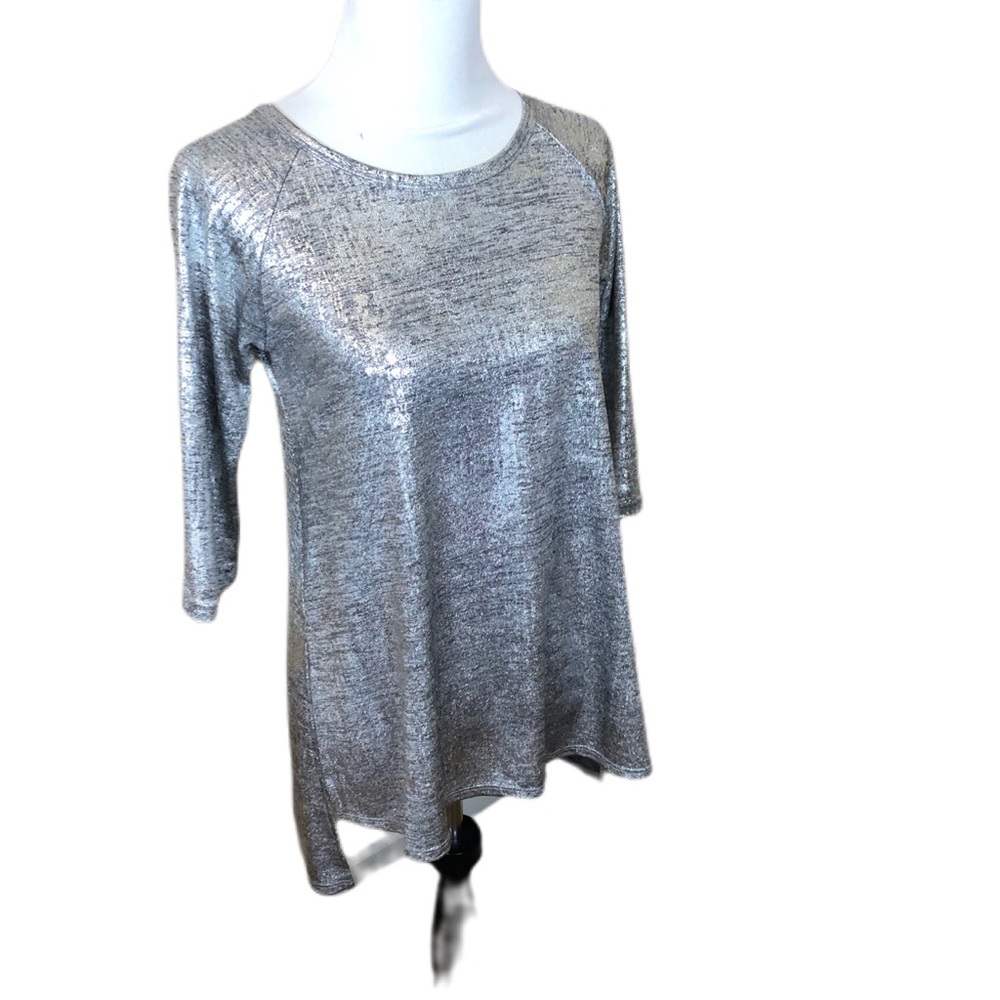 Karen Kane Silver Shimmery Top Small